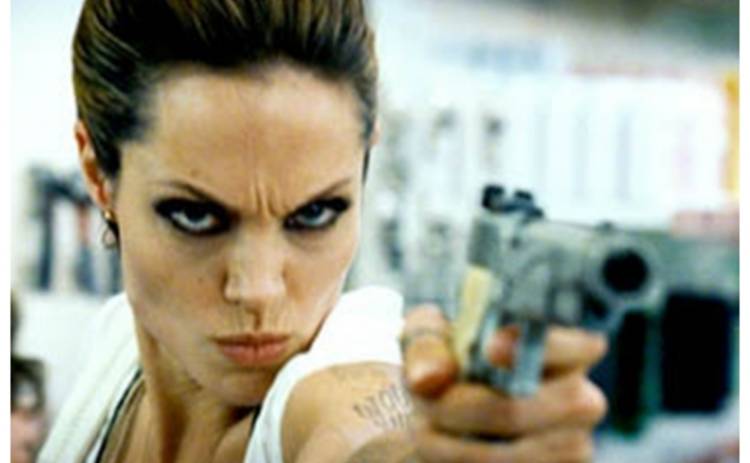 Что общего у Анджелины Джоли с Винни Пухом?