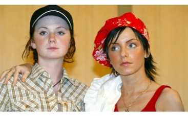 Участницы "Тату" учатся кататься на байках