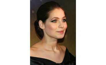 "Скромная" звезда "Обитаемого острова" разделась