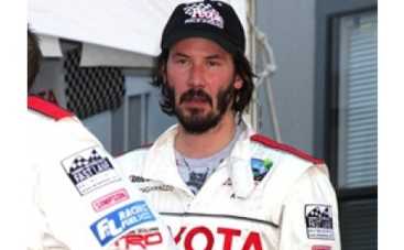 Киану Ривз выиграл автогонки