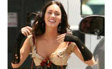 Меган Фокс в корсете