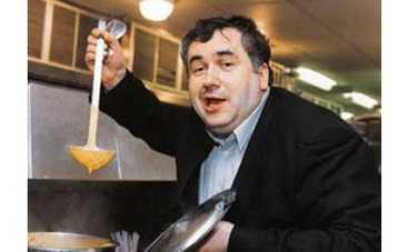 Актер Садальский учит солдат маршировать