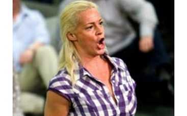 Певица из Швеции перед "Евровидением" увеличила грудь