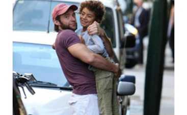 Хью Джекман посвящает сына в таинства секса