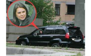 Подкопаева в разгар кризиса обзавелась новеньким "Лексусом"
