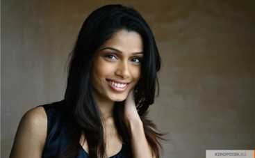 Микки Рурк недолюбливает Фриду Пинто?