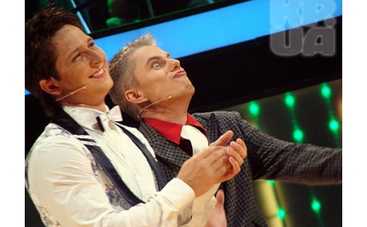 Александра Педана пригласили в Канны... 50 блондинок!