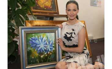 Даша Астафьева ударилась в живопись