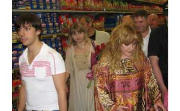 Пугачева запасается вермишелью