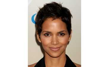 Пол Верховен заставит Холли Берри нанять суррогатную мать