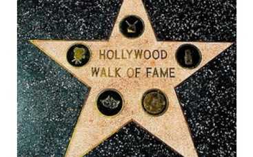 Сэндлер, Кэмерон, Кроу отметятся на Аллее славы