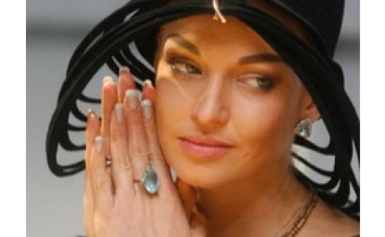 Врачи Караченцова помогут отцу Волочковой