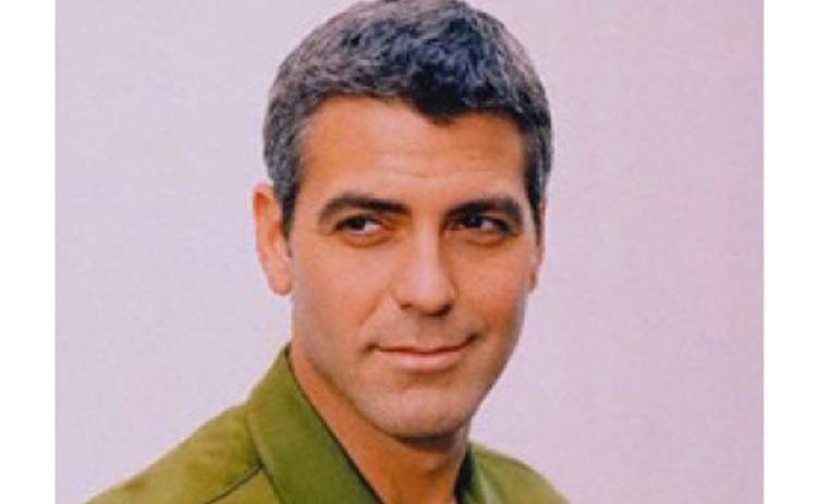 Джордж Клуни пьет текилу бочками