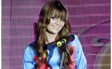 Мишу Бартон увезли в психушку