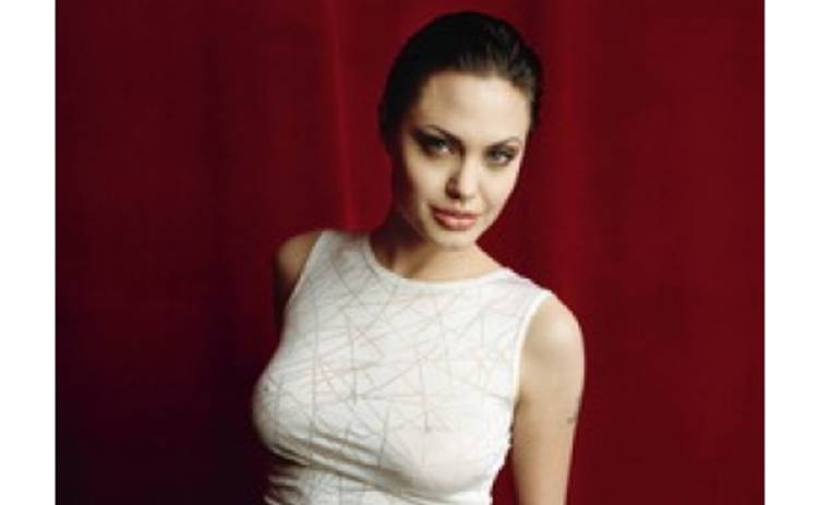 Анджелина Джоли ограблена