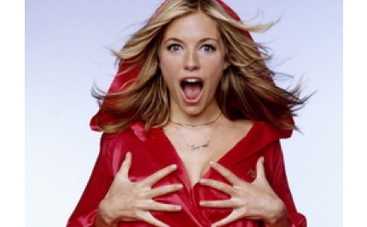 Сиенна Миллер едва не лишилась груди