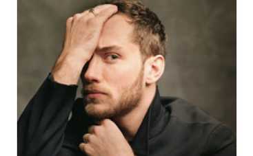 Джуд Лоу ударил женщину