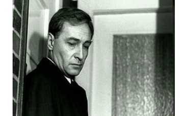 Коммунисты пожаловались на цветного Штирлица Президенту России