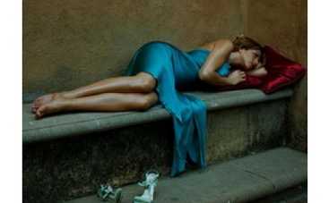 Дженнифер Энистон уходит в певицы