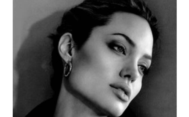 Дети Джоли получили наследство от погибшей звездной матери