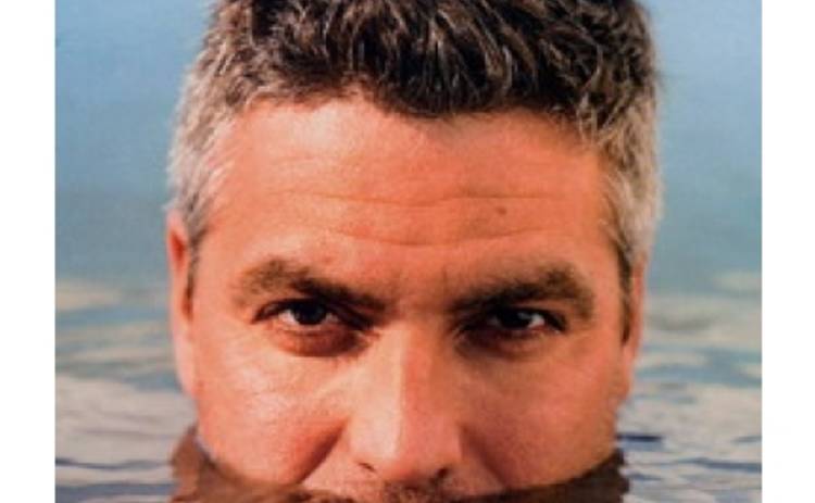 Джордж Клуни сломал руку