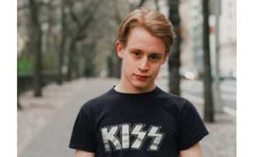 Маколей Калкин - биологический отец Бланкета, сына Майкла Джексона