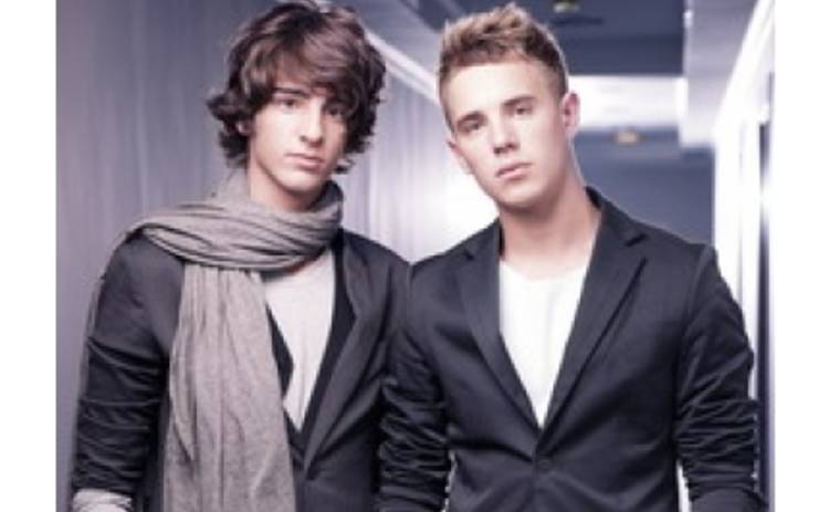 Дантес и Олейник выступили перед самыми красивыми девушками страны