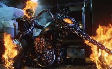 Сценарист "Темного рыцаря" взялся за "Призрачного гонщика"