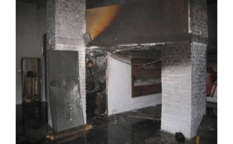 В Киеве подожгли арт-центр Гудимова