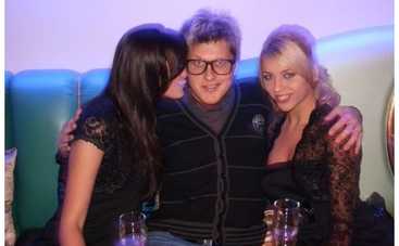 Марк Савин "заCONNEСTил" девушек из дуэта " Domino "