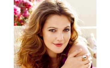 Дрю Бэрримор рада, что не стала режиссером "Затмения"