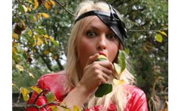 Жители украинского села построят спа-курорт для "Суперблондинки" Поляковой