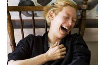 Тильда Суинтон объявила войну Доналду Трампу