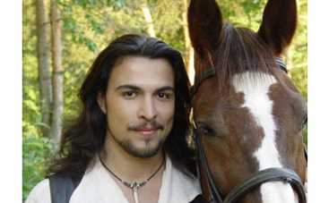 Александр Суворов: "Любимая ревнует меня из-за постельных сцен"