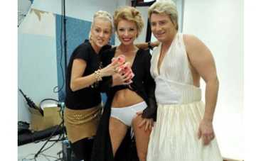 Николая Баскова нарядили в платье