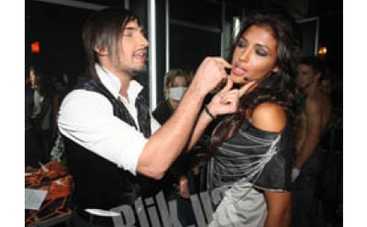 Жена Джеджулы обнимается с чужими парнями