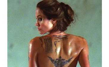 Джоли впервые за шесть лет разделась на камеру