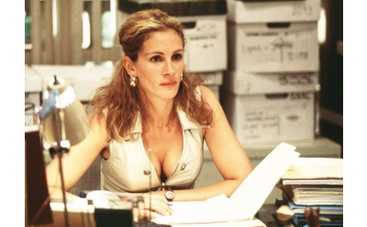 Джулия Робертс займется фильмом "По соседству"