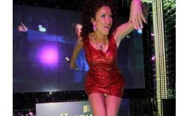 Эвелина Бледанс отметила выход своего первого альбома стриптизом