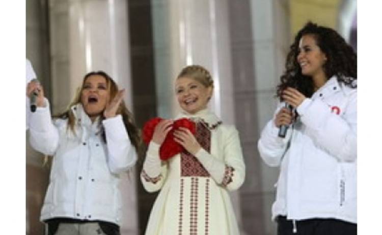 Ани Лорак вместе с Потапом и Каменских будет представлять Тимошенко