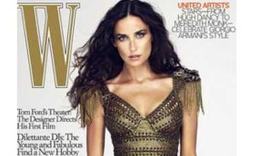 Деми Мур вырезали бедро