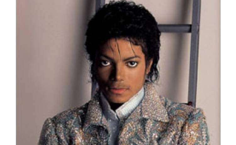 Майклу Джексону вызвали скорую помощь спустя час после смерти
