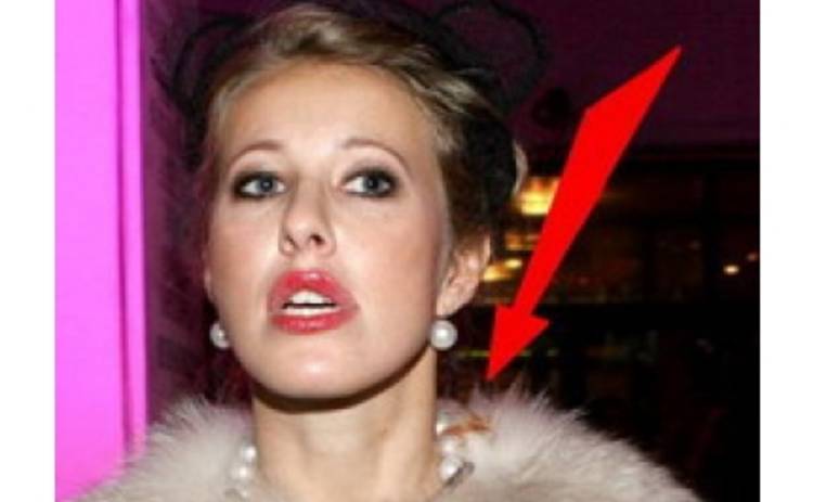 Ксению Собчак закидали помидорами