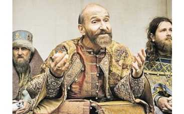 В России просят Медведева запретить фильм "Царь"