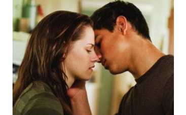 Бокс-офис Северной Америки: "Новолуние" сохраняет лидерство