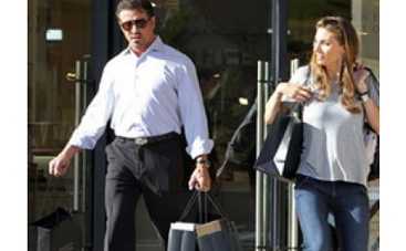 Пэрис Хилтон и Сильвестр Сталонне экономят на вещах