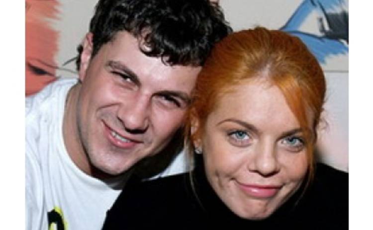 Анастасия Стоцкая вернулась к супругу