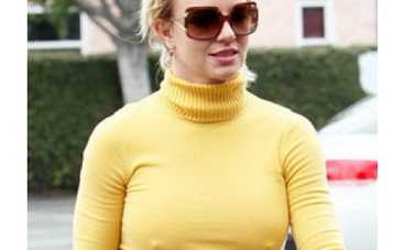 Бритни Спирс показала свою грудь