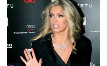 Вера Брежнева устроила побег из роддома