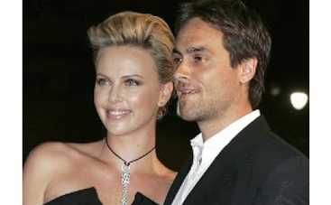 Шарлиз Терон готова стать матерью